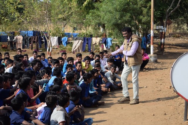 Aalu, meerchi, chai ji.. Kaun kaha se aaye ji?